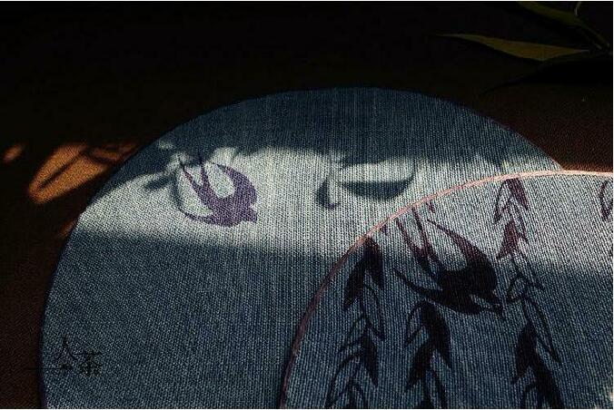 中國風(fēng)復(fù)古刺繡和風(fēng)扇
