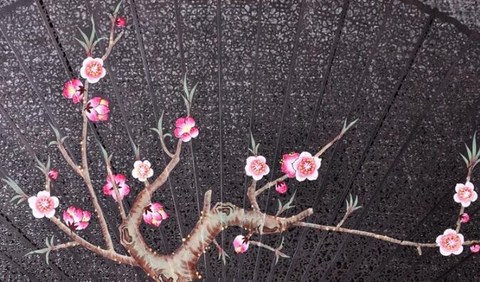 中國(guó)風(fēng)烏木扇雕刻拉花折扇
