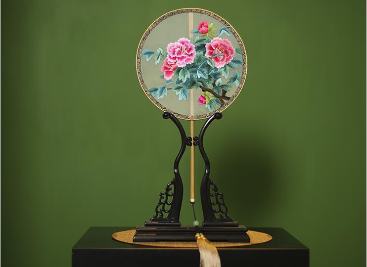 中國風(fēng)刺繡真絲團(tuán)扇