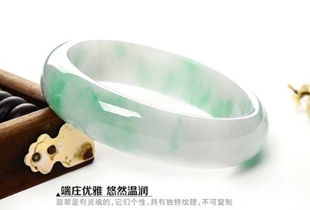 果敢翡翠，冰糯種飄花玉手鐲
