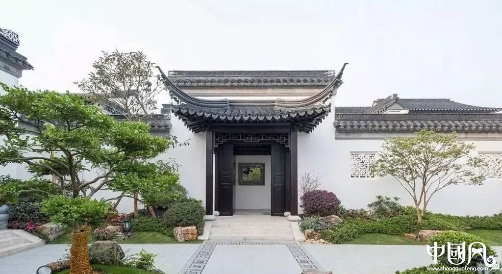 分析單位大門風水朝向，了解八方位顏色屬性