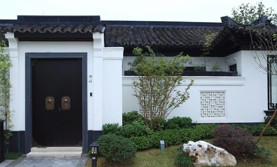 大門正對(duì)廁所風(fēng)水化解，破解大門正對(duì)廁所風(fēng)水