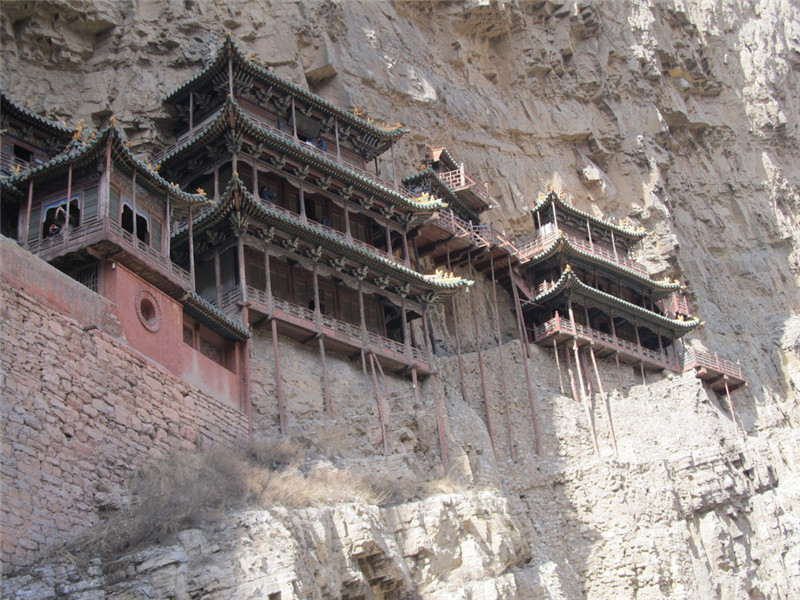 懸空寺半天高，三根馬尾空中吊
