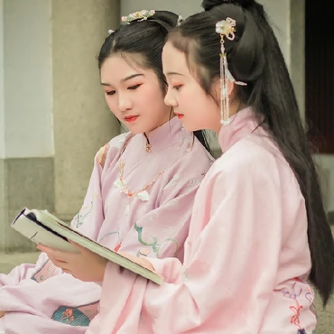 粉衣閨蜜古風(fēng)頭像，甜甜蜜蜜!