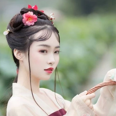 提籃采蓮女生頭像，唯美古風(fēng)真人頭像