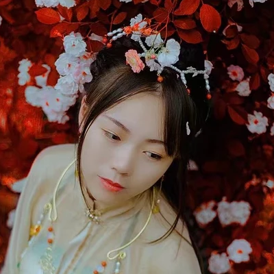 花開(kāi)芬芳女生頭像，唯美古風(fēng)真人頭像