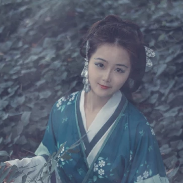 青衣帶斗笠女生頭像，唯美古風(fēng)真人頭像