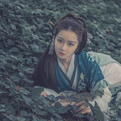 青衣帶斗笠女生頭像，唯美古風(fēng)真人頭像