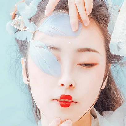 羽仙帶傘女生頭像，唯美古風真人頭像