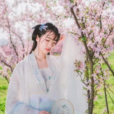 海棠花開女生頭像，唯美古風真人頭像