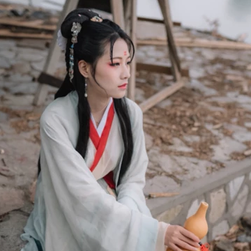 文藝春風(fēng)女生頭像，唯美古風(fēng)真人頭像