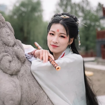文藝春風(fēng)女生頭像，唯美古風(fēng)真人頭像