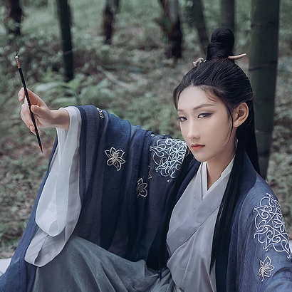 禪意喝酒女生頭像，唯美古風(fēng)真人頭像