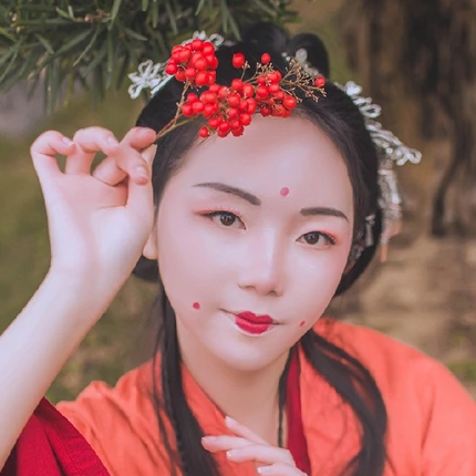 紅豆相思紅衣女生頭像，唯美古風(fēng)真人頭像