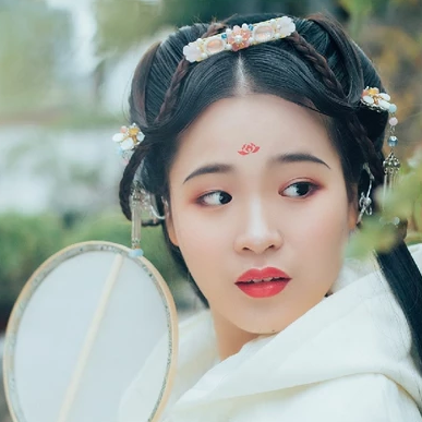 超萌可愛帶團(tuán)扇女生頭像，唯美古風(fēng)真人頭像