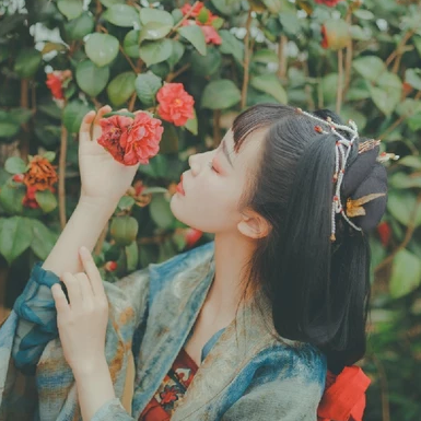 山茶花開(kāi)女生頭像，唯美古風(fēng)真人頭像