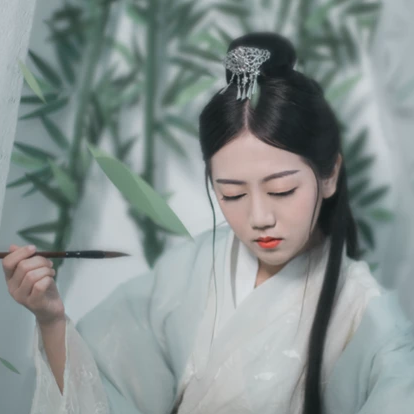 文藝清新碧春女生頭像，唯美古風(fēng)真人頭像