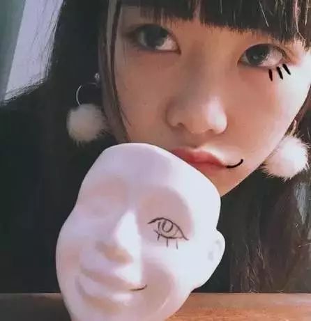 自帶仙氣的手繪插畫，古典與現(xiàn)代的巧妙結(jié)合