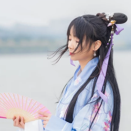 風(fēng)花雪月帶傘女生頭像，唯美古風(fēng)真人頭像