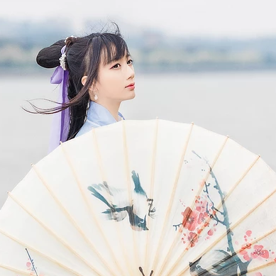 風(fēng)花雪月帶傘女生頭像，唯美古風(fēng)真人頭像
