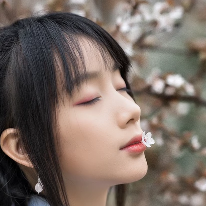 風(fēng)花雪月帶傘女生頭像，唯美古風(fēng)真人頭像