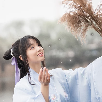 風(fēng)花雪月帶傘女生頭像，唯美古風(fēng)真人頭像