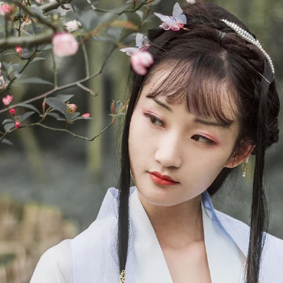 清新粉花女生頭像，唯美古風(fēng)真人頭像