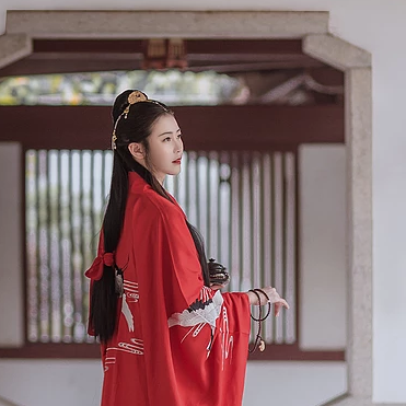 優(yōu)雅紅衣女生頭像，唯美古風(fēng)真人頭像