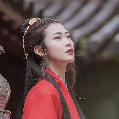 優(yōu)雅紅衣女生頭像，唯美古風(fēng)真人頭像