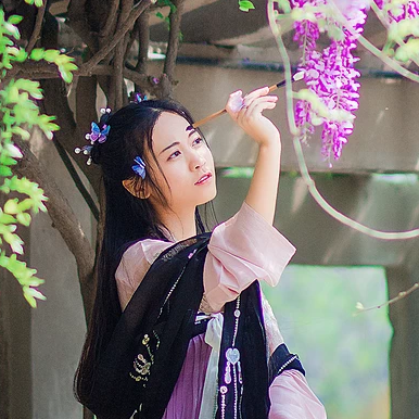 高貴氣質(zhì)紫藤女生頭像，唯美古風(fēng)真人頭像