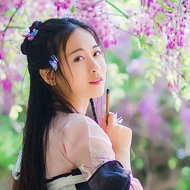 高貴氣質(zhì)紫藤女生頭像，唯美古風(fēng)真人頭像
