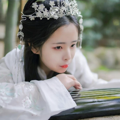 詩(shī)意琴女女生頭像，唯美古風(fēng)真人頭像