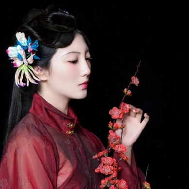典雅梅花女生頭像，唯美古風(fēng)真人頭像