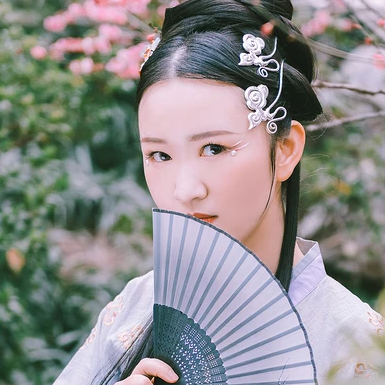 嬌艷花朵女生頭像，唯美古風(fēng)真人頭像
