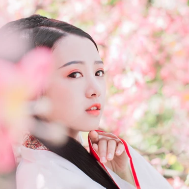 超仙粉色女生頭像，唯美古風真人頭像