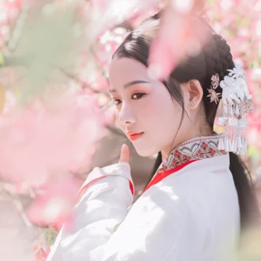 超仙粉色女生頭像，唯美古風真人頭像