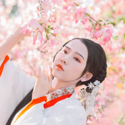 超仙粉色女生頭像，唯美古風真人頭像