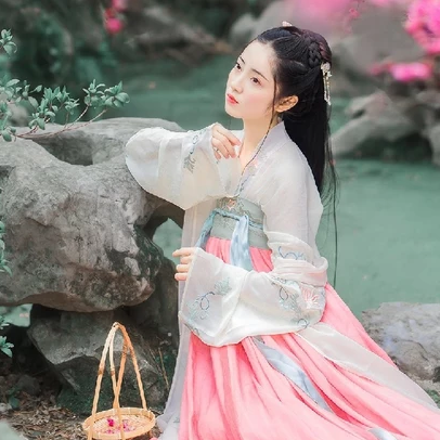 花香滿溢清新女生頭像，唯美古風真人頭像