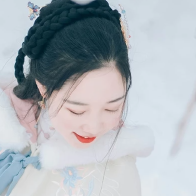 白雪紛飛女生頭像，唯美古風(fēng)真人頭像