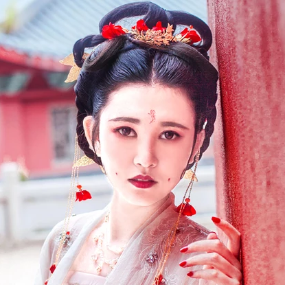 嬌艷朱紅女生頭像，唯美古風(fēng)真人頭像