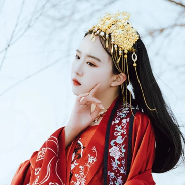 花嫁衣裳女生頭像，唯美古風(fēng)真人頭像