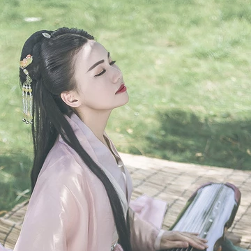 文藝氣息帶團(tuán)扇女生頭像，唯美古風(fēng)真人頭像