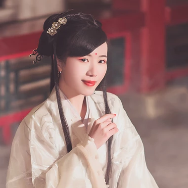 優(yōu)雅提燈品酒女生頭像，唯美古風(fēng)真人頭像