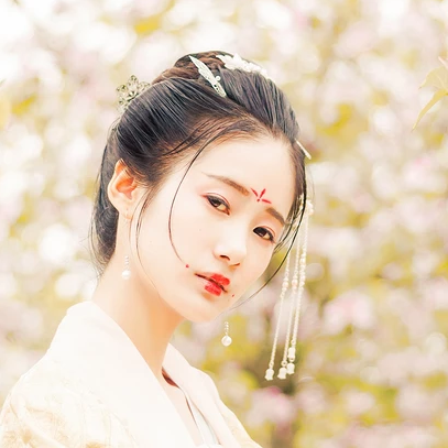 氣質(zhì)花朵帶傘女生頭像，唯美古風(fēng)真人頭像
