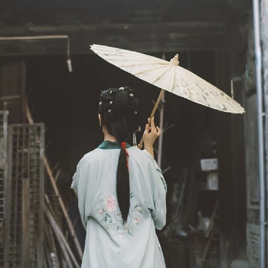 古典氣息帶傘女生頭像，唯美古風(fēng)真人頭像