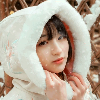 白雪飄落清新氣質(zhì)女生頭像，唯美古風(fēng)真人頭像