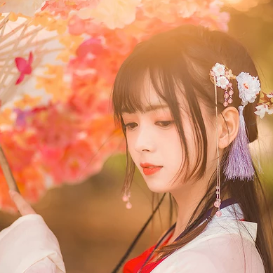 如花似夢帶傘女生頭像，唯美古風(fēng)真人頭像