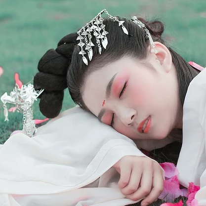 清新迷人帶寵物女生頭像，唯美古風(fēng)真人頭像