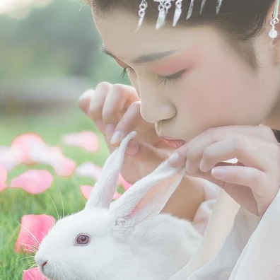 清新迷人帶寵物女生頭像，唯美古風(fēng)真人頭像