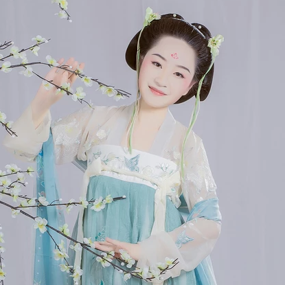 清新淡藍文藝女生頭像，唯美古風真人頭像